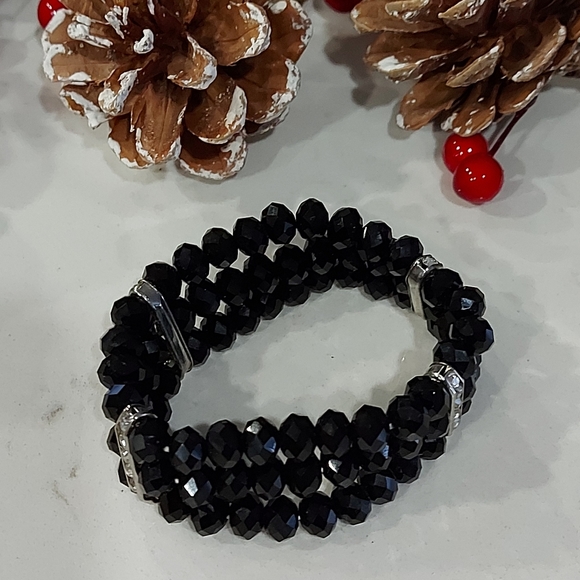 Black Crystal Bead Bracelet - Picture 2 of 3
